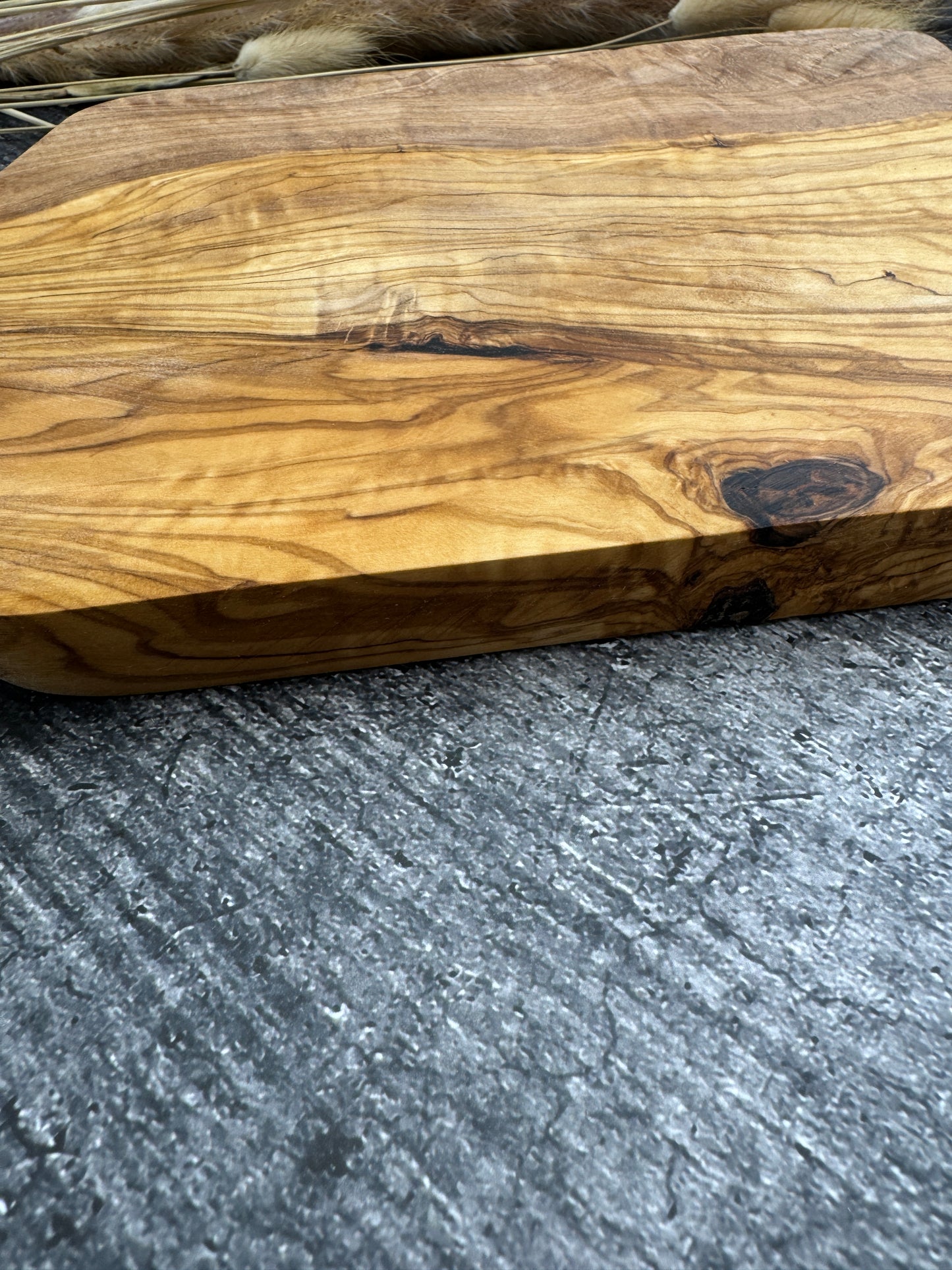 Brettchen aus Oliven Holz | Servierbrett| Hochzeitsgeschenk | Geschenkidee Hochzeit | Olivenholz | Hochzeit