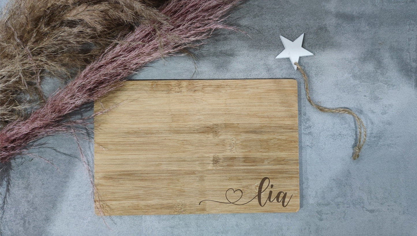 Frühstücksbrettchen personalisiert mit Namen | Schneidebrett | Frühstüksbrett | Geburtstagsgeschenk | Holzbrett mit Gravur | Taufgeschenk | Muttertag