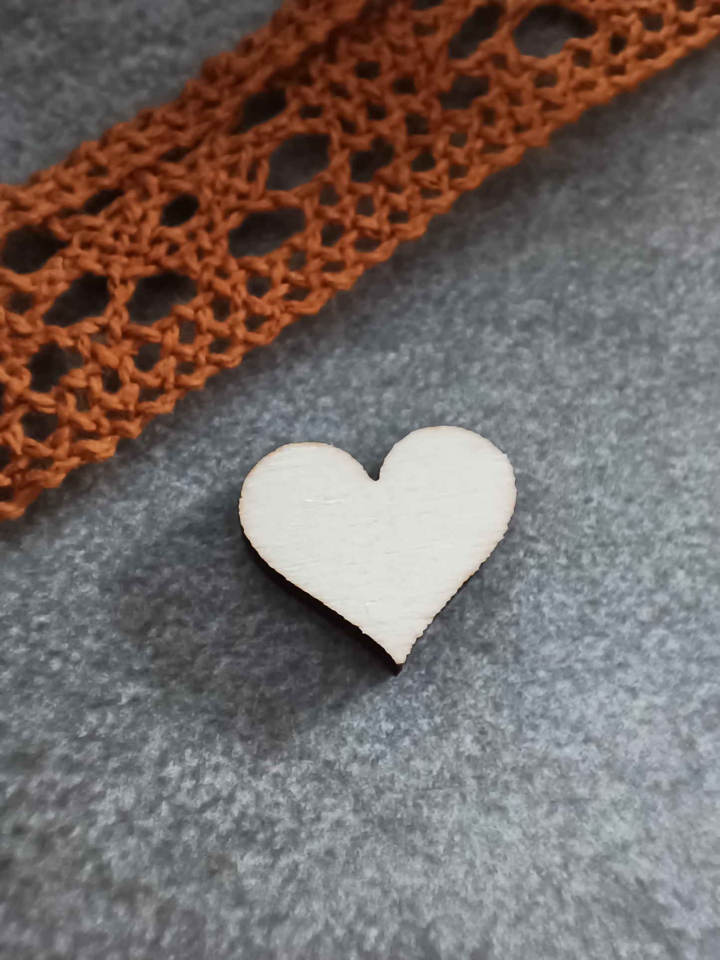 Pack of 100 mini scattered hearts/small wooden hearts/table decorations/wedding decorations