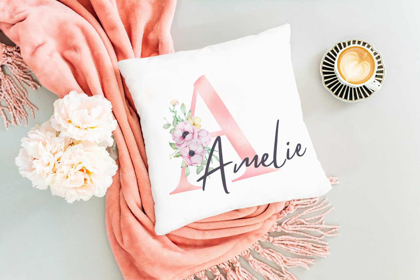 Pillow with monogram/name pillow//gift/cushion/personalized/floral