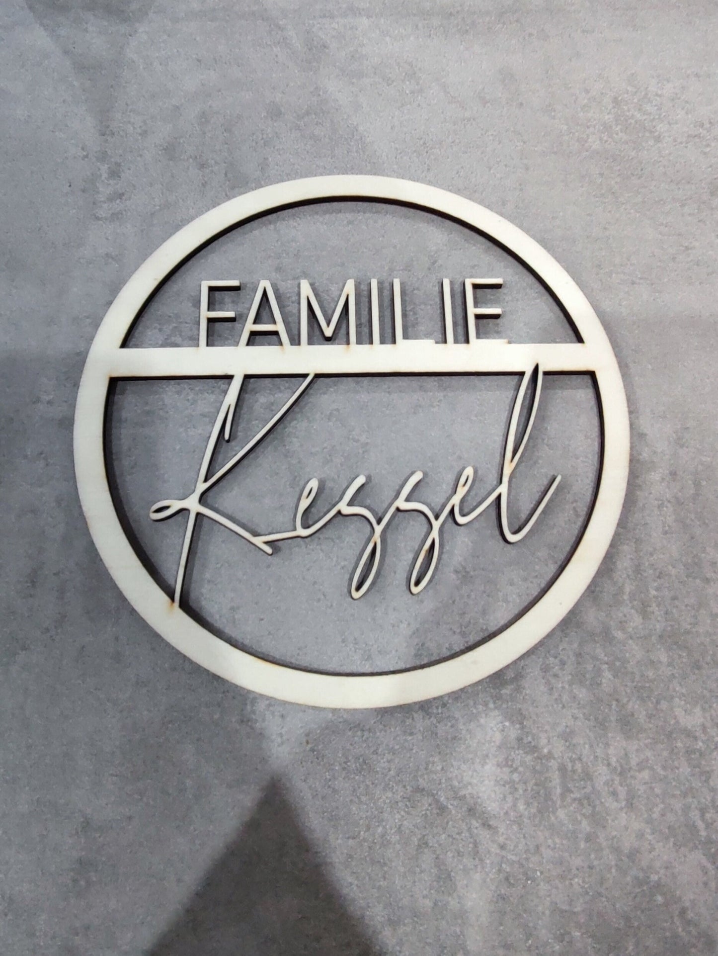 Türkranz Familie personalisiert - Türschild mit Namen aus Holz/ganzjährig Kranz Haustür/Wandkranz mit Familiennamen/Türdekoration/Dekoration