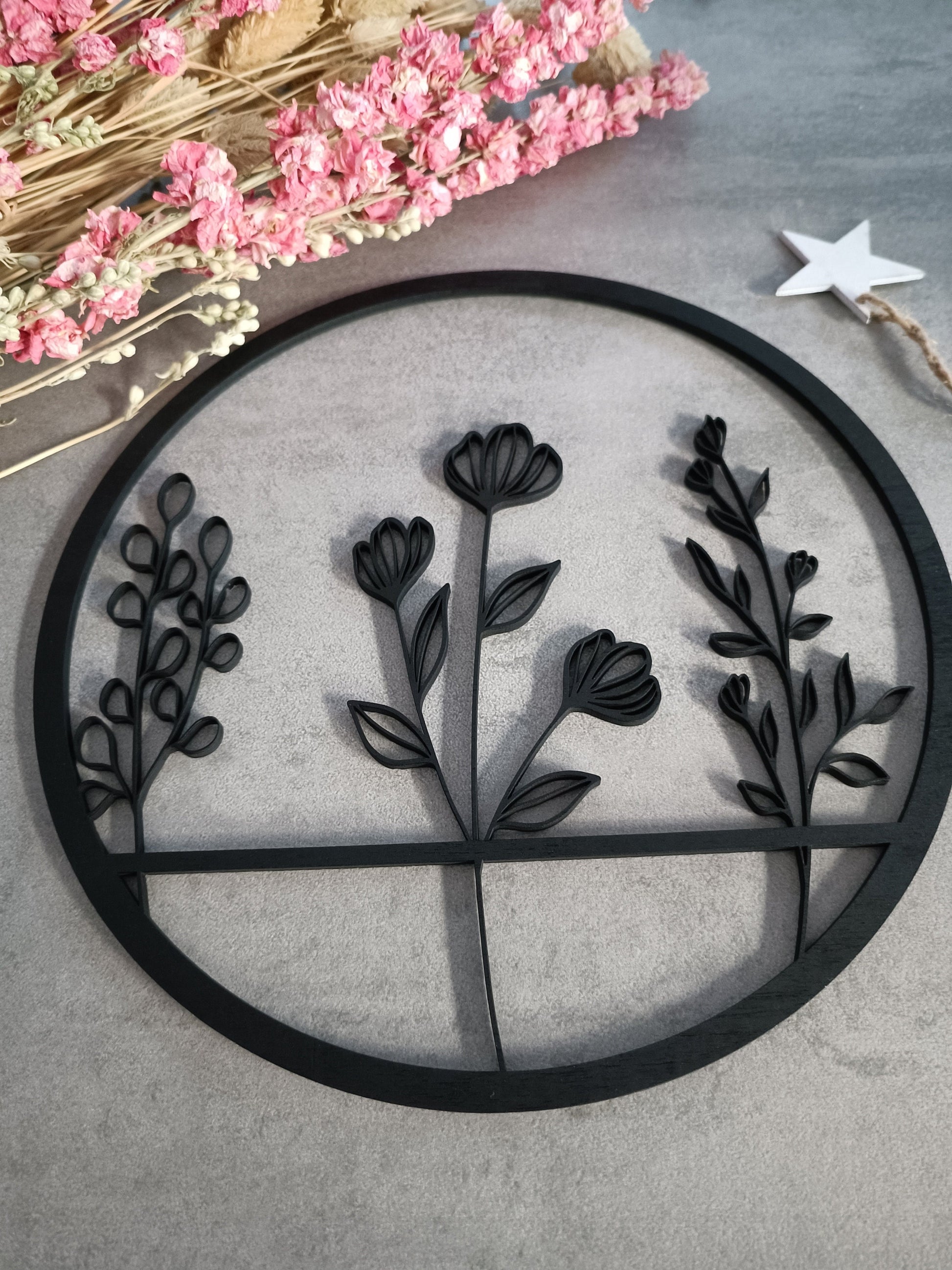 Fensterdeko aus Holz/Fensterkranz – Blumen/Türk mit DNellyDesign mit Blumen/Türschild